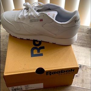REEBOK never worn all white shoes! MUST GO!!!